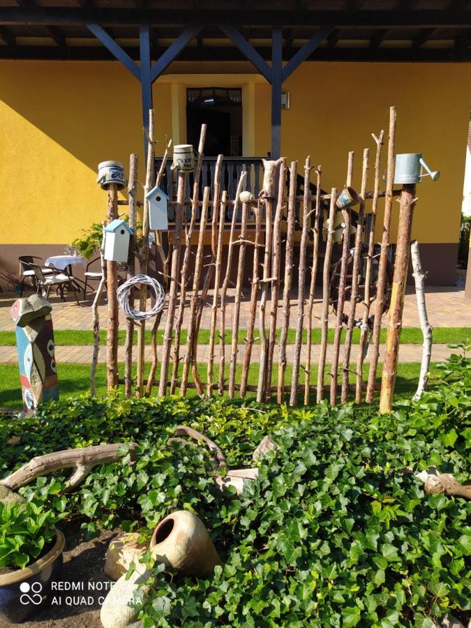 Kreativ Ferienwohnung Domizil Der Sinne Bad Liebenwerda Exterior photo